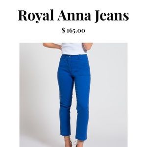 New electric blue stretch crop. Cute pockets!